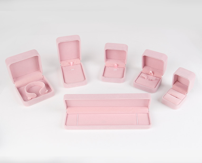 唯美浪漫的粉色絨毛首飾盒 唯美浪漫的粉色絨毛首飾盒