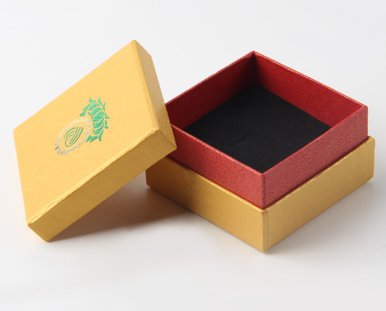 檢驗(yàn)戒指禮品盒工廠是否合格的兩個(gè)小訣竅 檢驗(yàn)戒指禮品盒工廠是否合格的兩個(gè)小訣竅