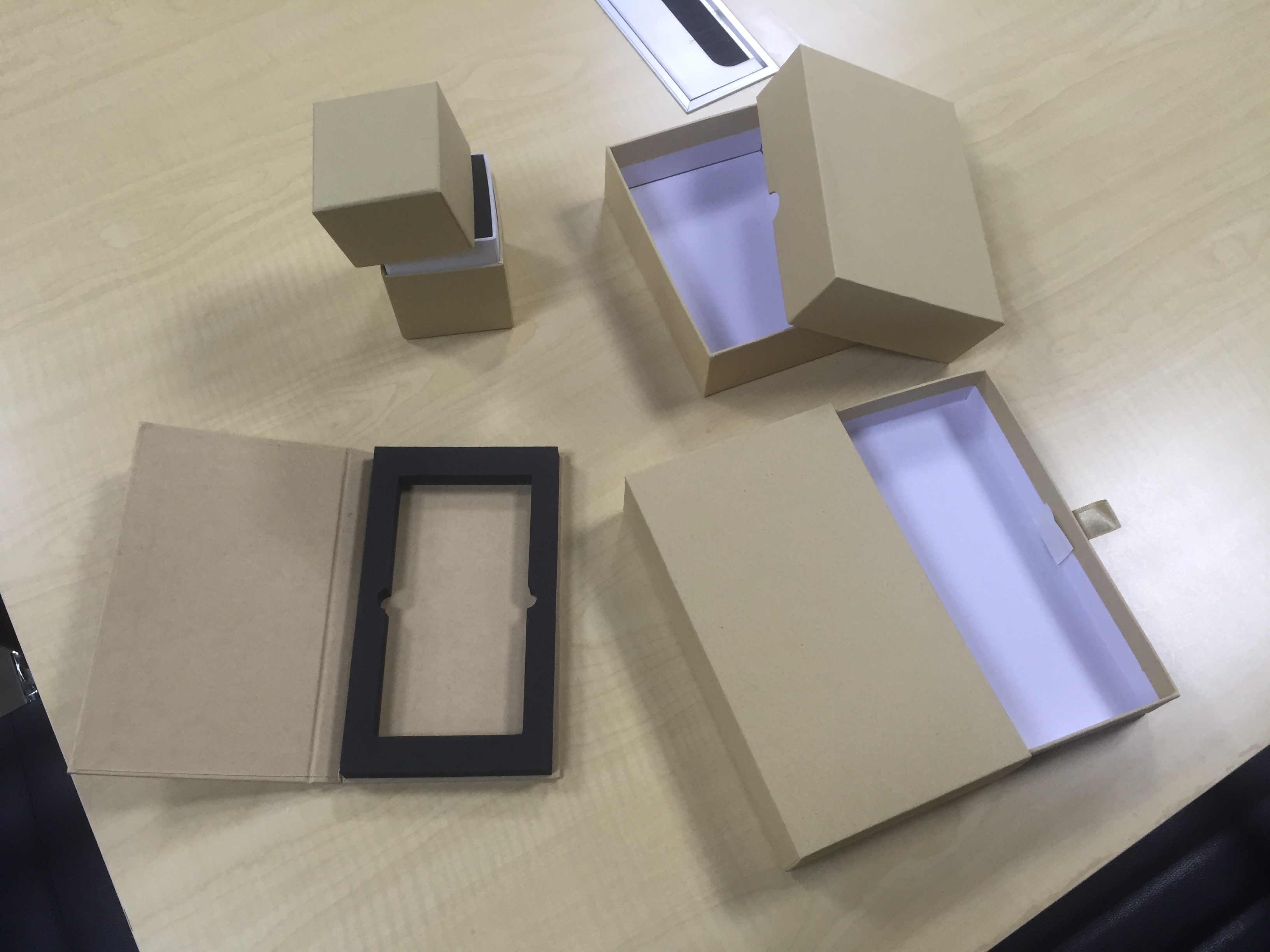 淺析牛皮紙盒廠家的主流御3家盒型 淺析牛皮紙盒廠家的主流御3家盒型