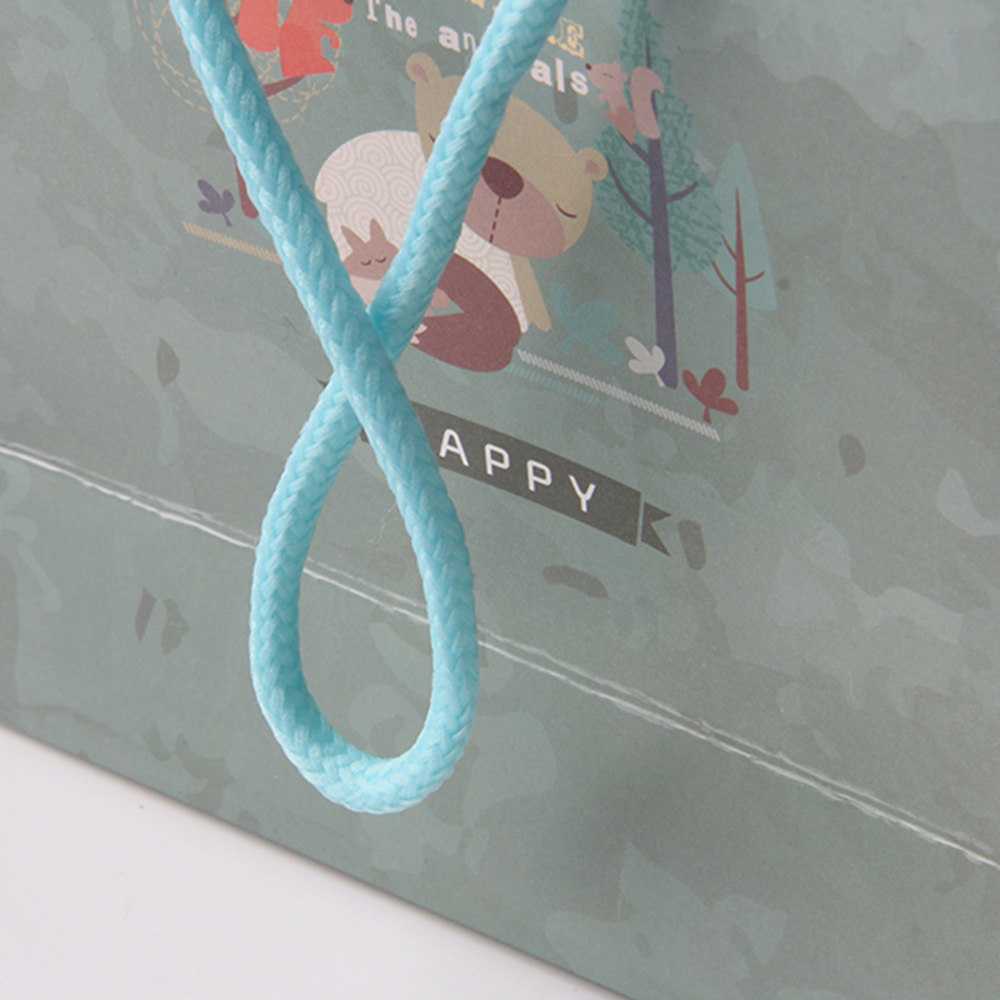 看看褲子紙袋訂做對比膠水粘和雞眼誰更合適 看看褲子紙袋訂做對比膠水粘和雞眼誰更合適