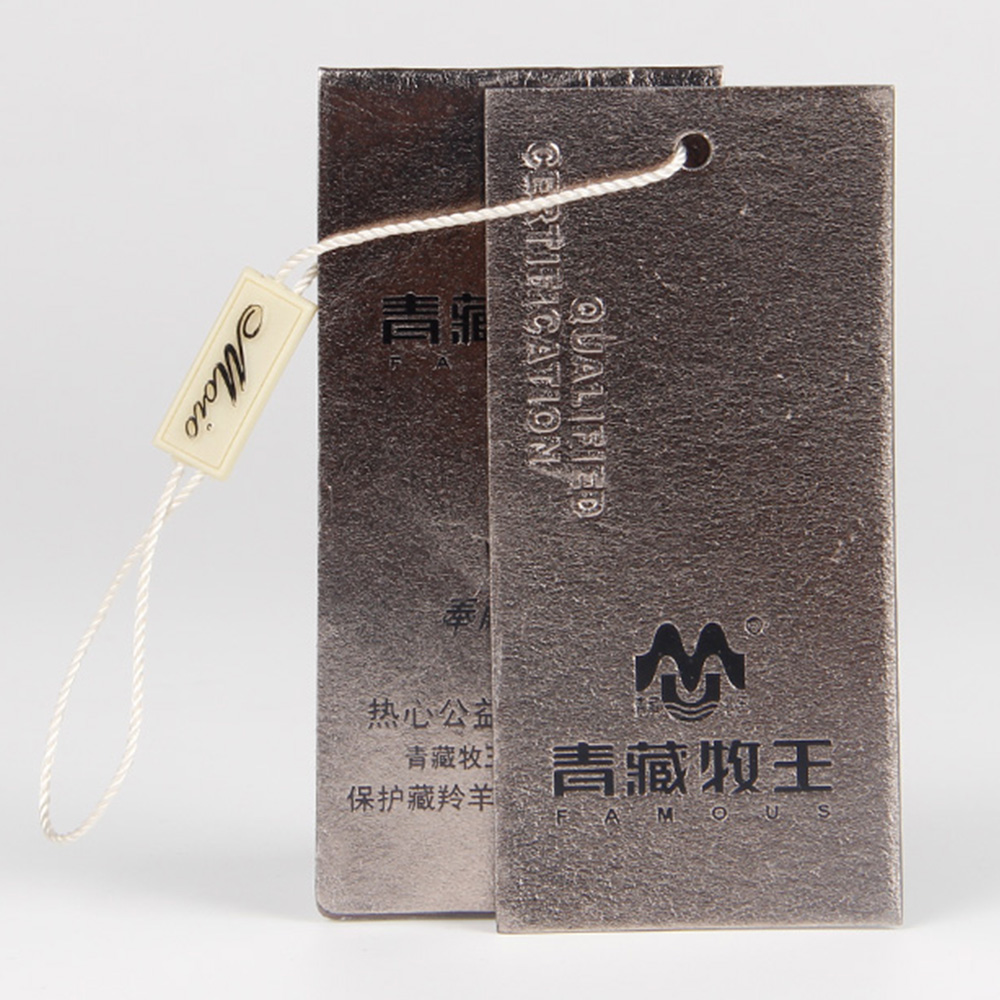 服裝紙牌生產廠家只是工序比普通紙品要少而已 服裝紙牌生產廠家只是工序比普通紙品要少而已